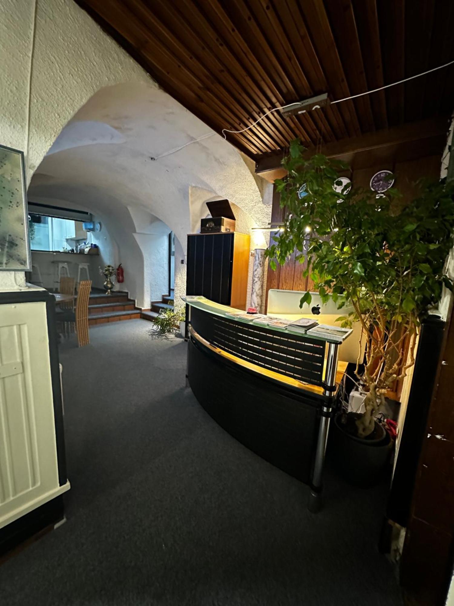 Hostel Lovely Rooms, City Center, Shared Bathroom, Windows To Corridor Villach Exterior foto