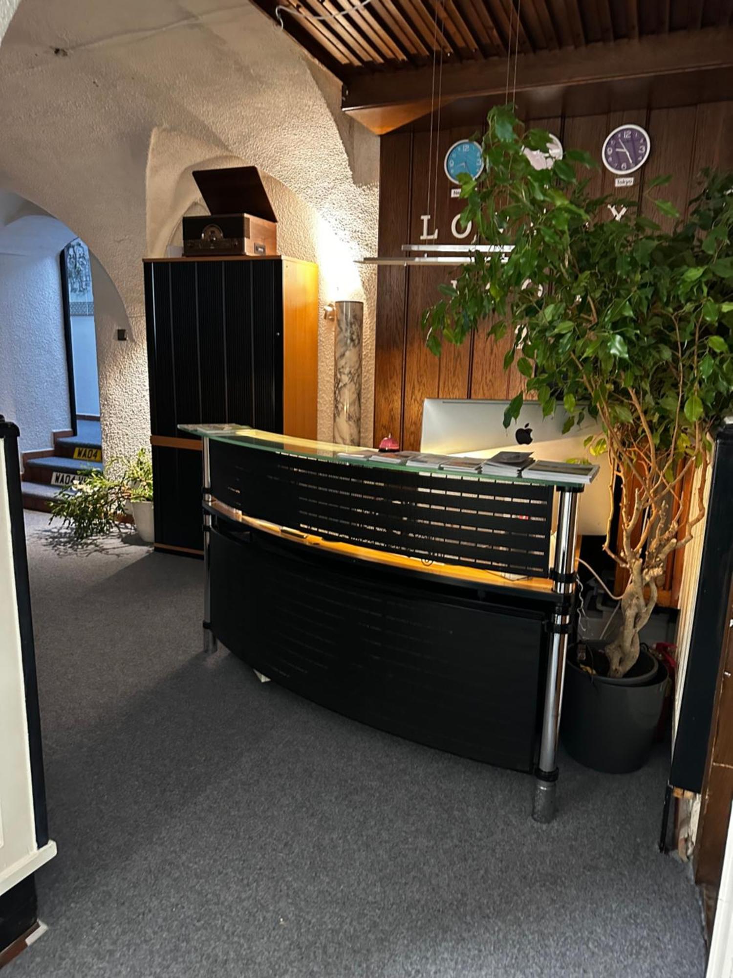 Hostel Lovely Rooms, City Center, Shared Bathroom, Windows To Corridor Villach Exterior foto